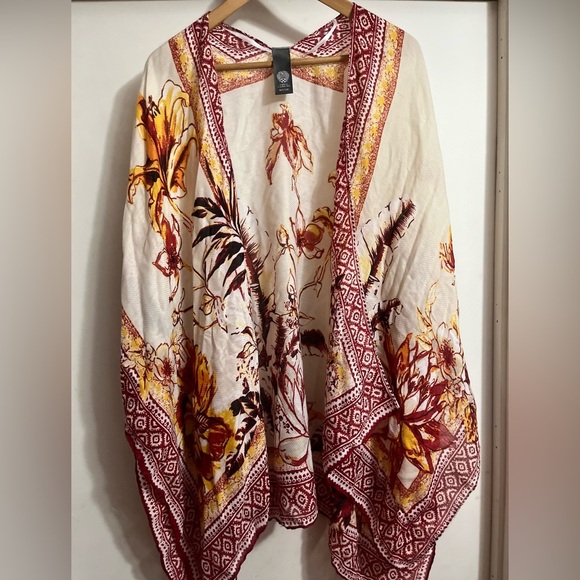 Vince Camuto Tropical Blooms Floral Kimono with Red and Cream OS - Picture 5 of 7